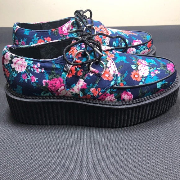 tuk floral creepers